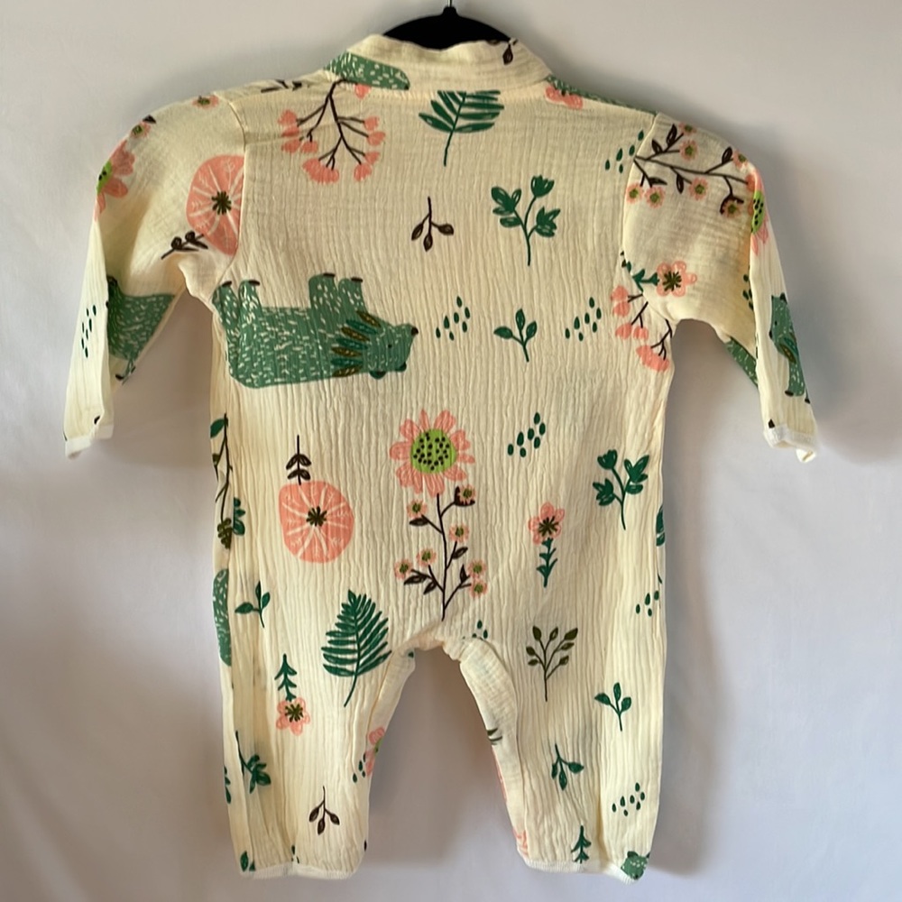 Chuya romper cream with bears and leafs size 3-6 months side tie - Picture 5 of 9